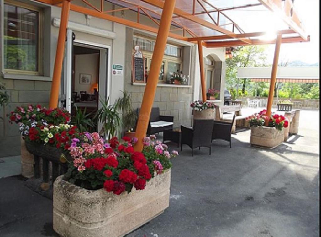 Hotel Roncobilaccio Roncobillaccio Exterior photo