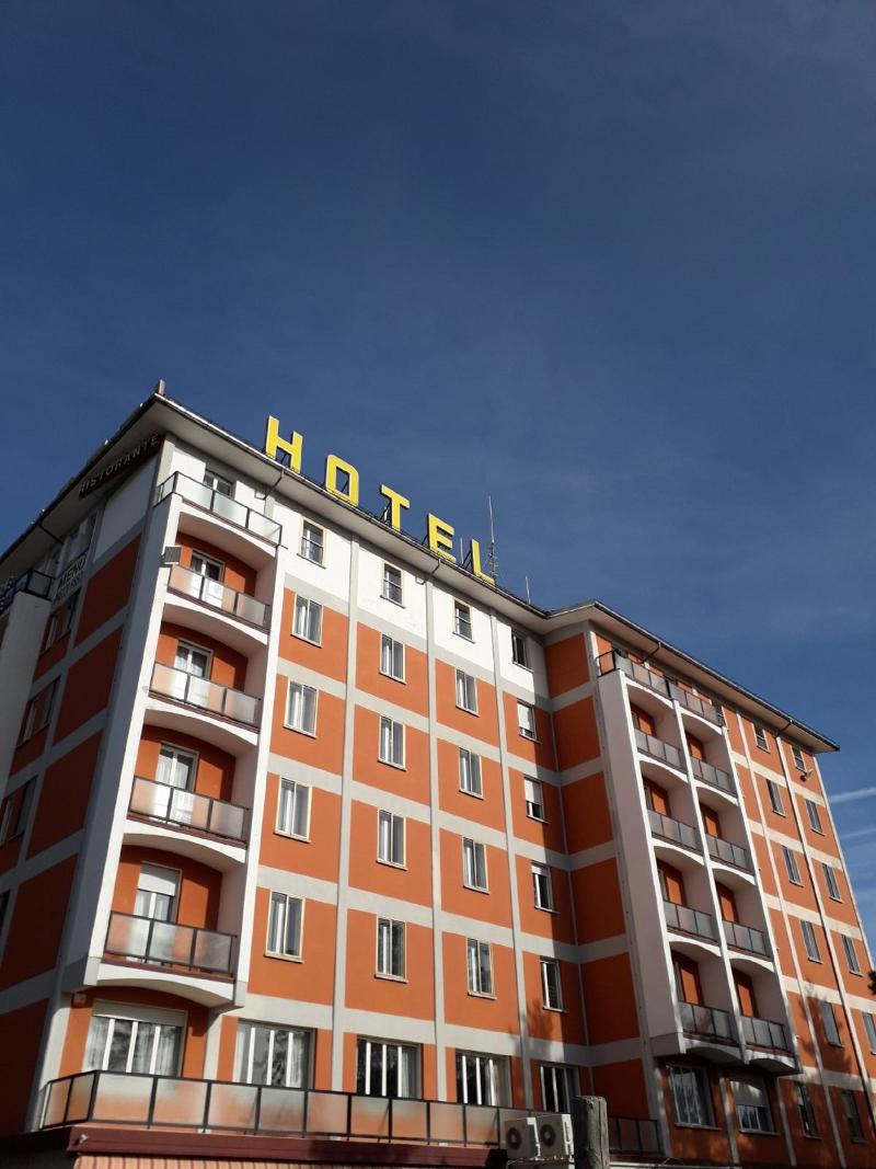 Hotel Roncobilaccio Roncobillaccio Exterior photo